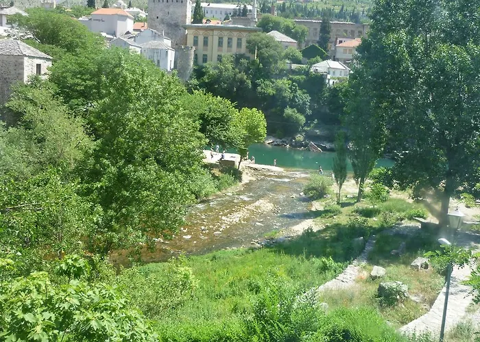 ゲストハウス パンション ヌール