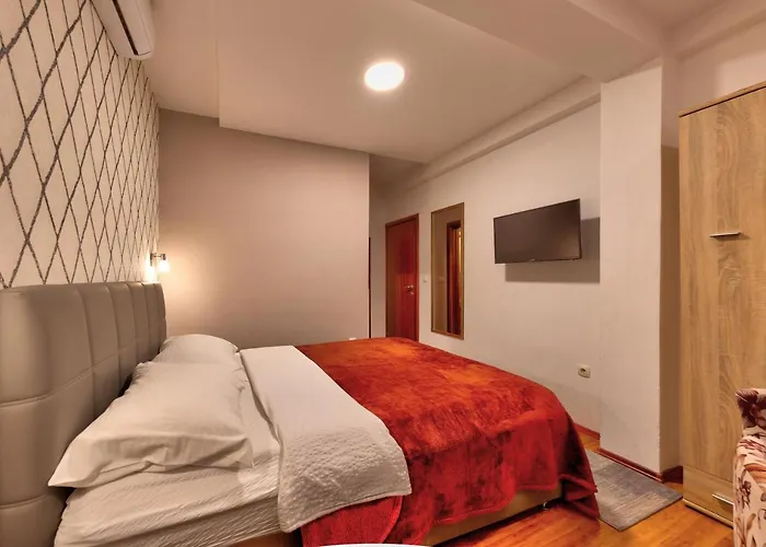 ゲストハウス パンション ヌール 3*