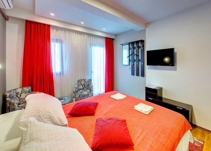 パンション ヌール ゲストハウス 3*