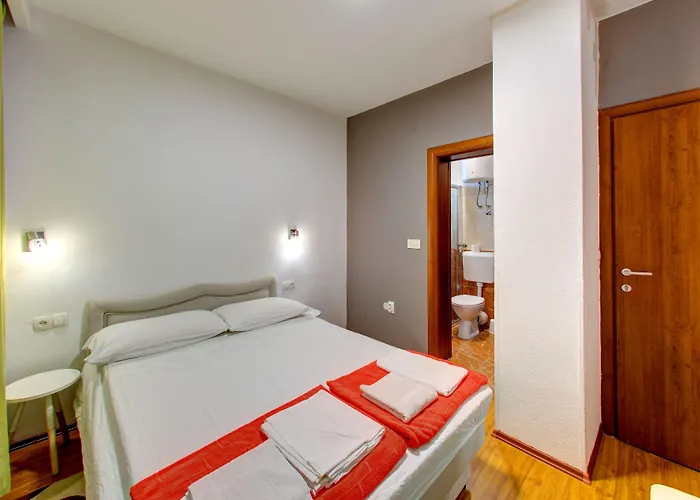 パンション ヌール 3* モスタル