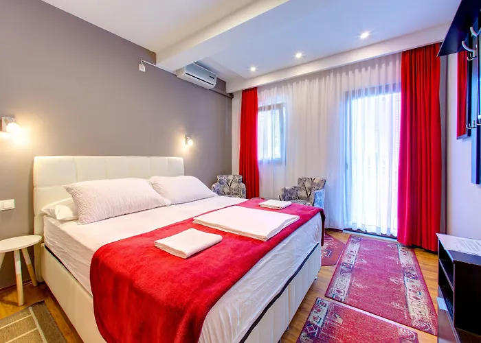 ゲストハウス パンション ヌール 3*