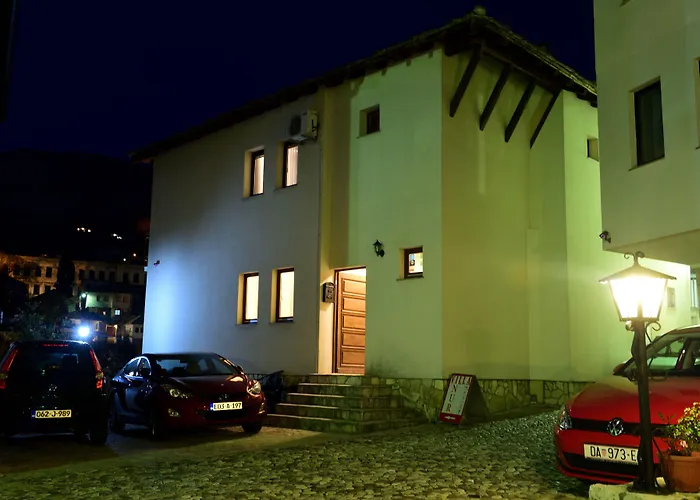 パンション ヌール ゲストハウス 3*