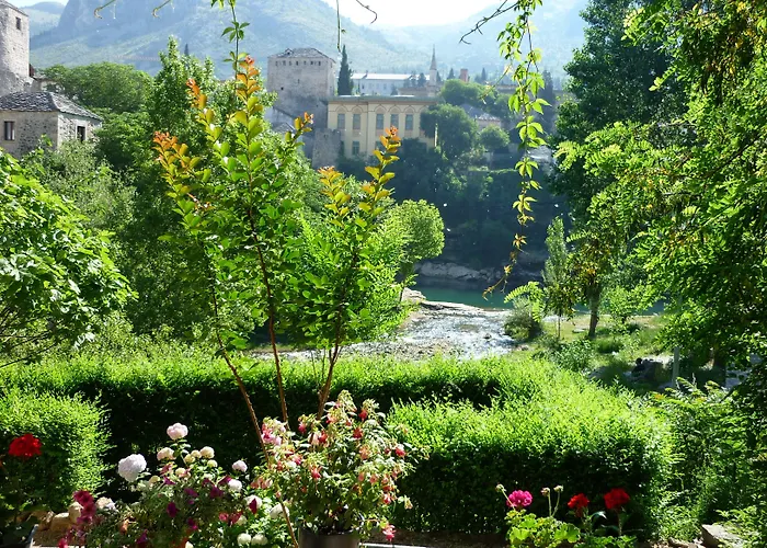 ゲストハウス パンション ヌール