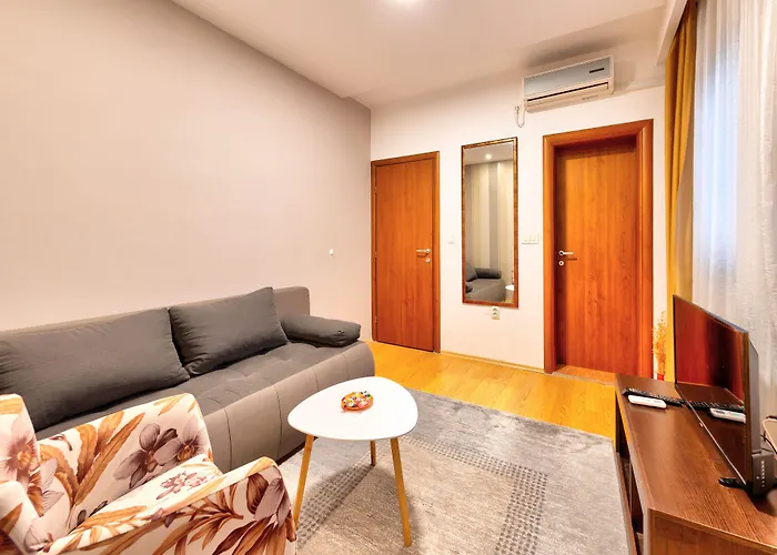 ゲストハウス パンション ヌール 3*